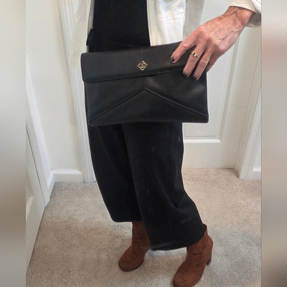 GUCCI 1970's Ultra Rare Collectable black leather clutch /crossbody/shoulder bag - Picture 8 of 17
